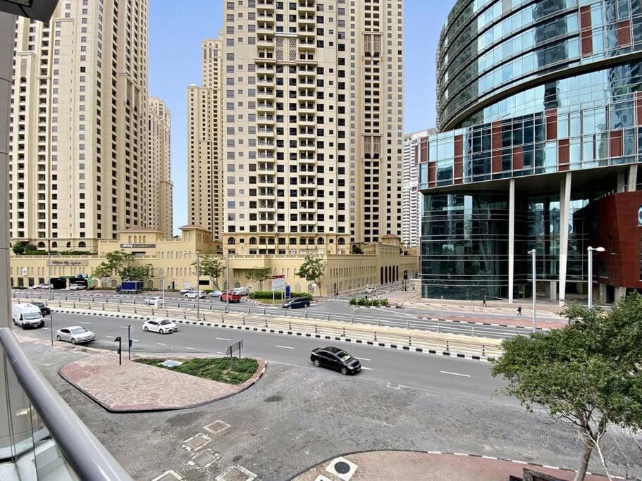 StoneTree - Stylish Apartment with amazing building facilities Apartment in Dubai