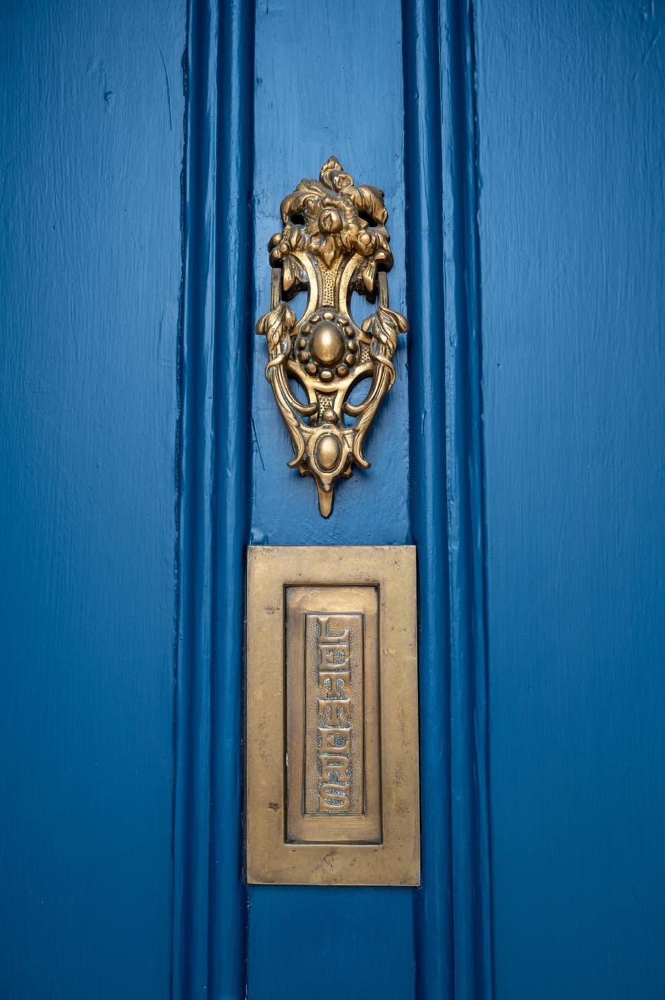 Bifolds, enclosed garden. Southport character home House in Southport