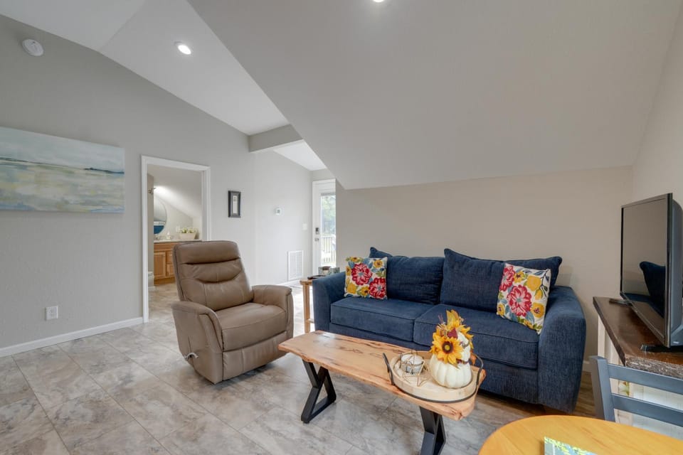 Young Harris Vacation Rental w/ Mountain Views! Apartment in Georgia