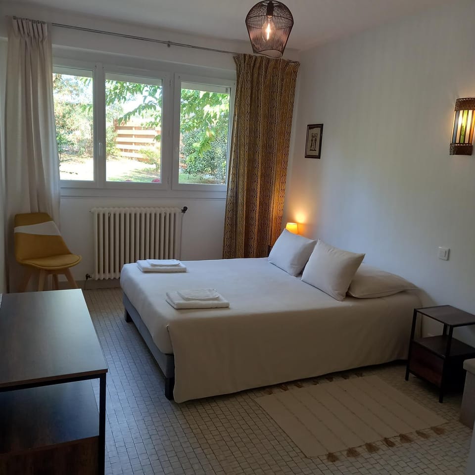 Bedroom, Garden view