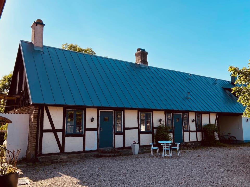 Property building, Day