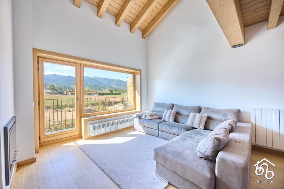 Natural landscape, View (from property/room), Balcony/Terrace, Living room, Mountain view