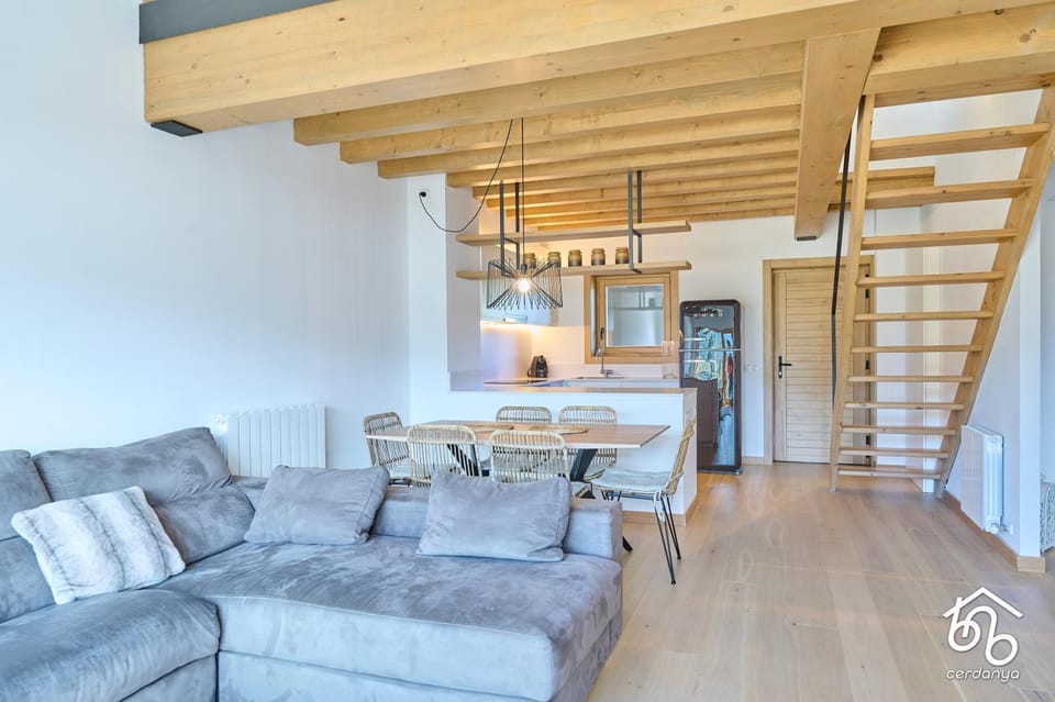Kitchen or kitchenette, Living room, Dining area
