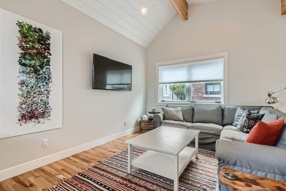 Berkeley Hidden Gem 1BR Full Kitchen w Patio Apartment in Denver