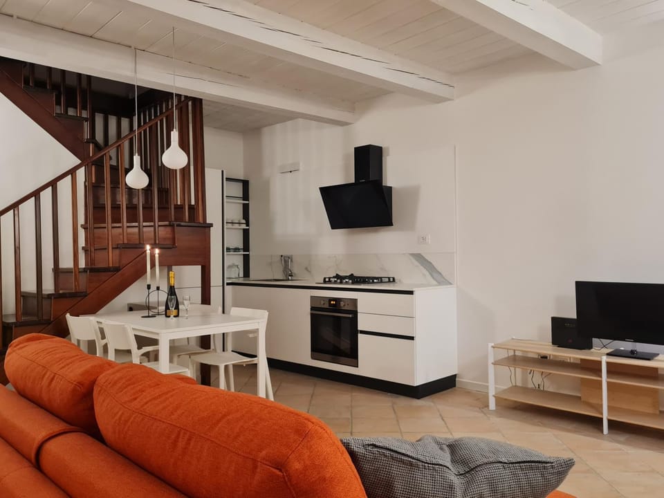 Kitchen or kitchenette, Living room
