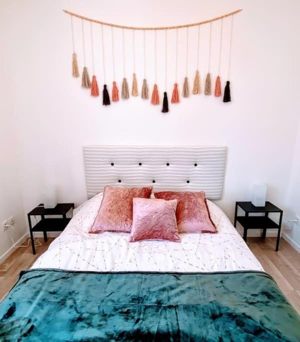 Bed, Bedroom
