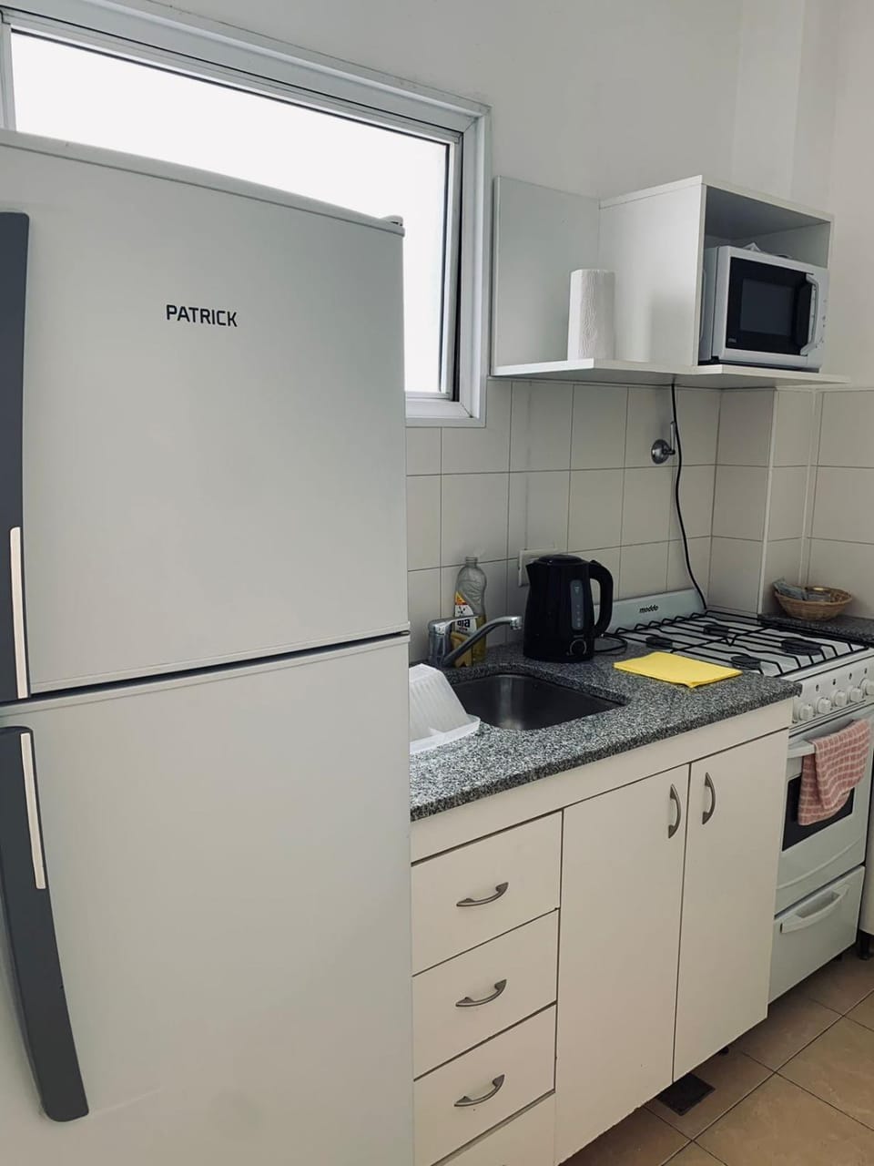 Coffee/tea facilities, Kitchen or kitchenette, minibar, oven, pet friendly, stove, toaster