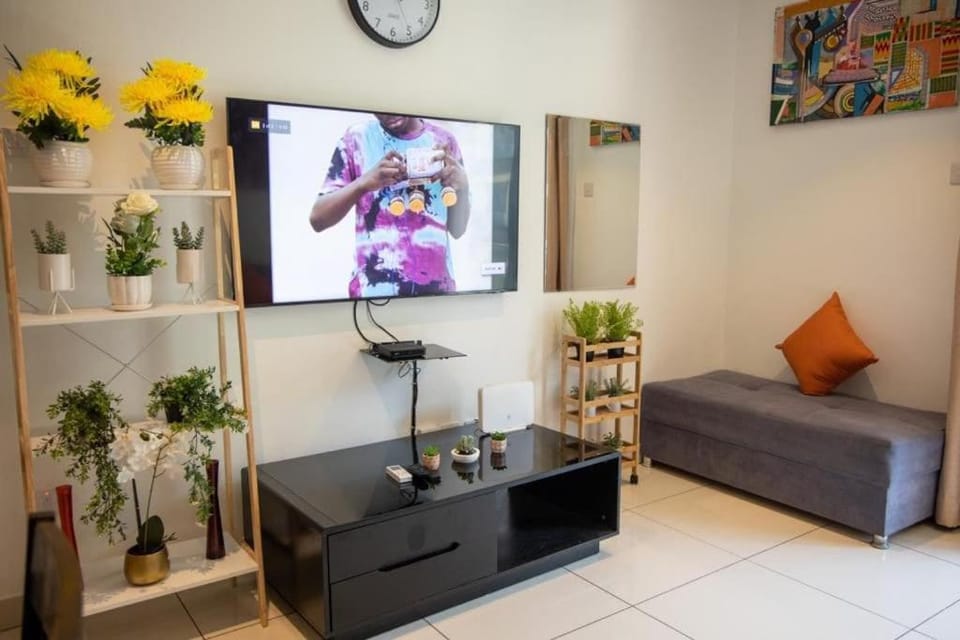 Embassy Gardens 2 Bed Apartment W/Pool View Apartment in Accra