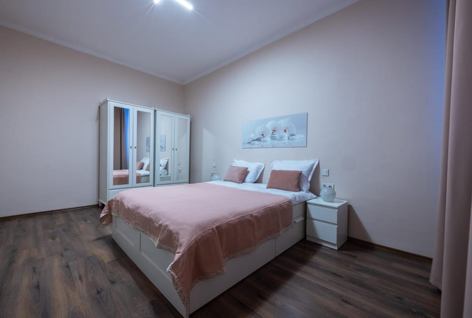 Bed, Bedroom, wardrobe
