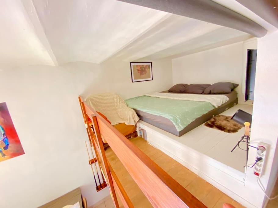 Appart Vintage & son Billard, 300m de la Gare ! Apartment in Nimes
