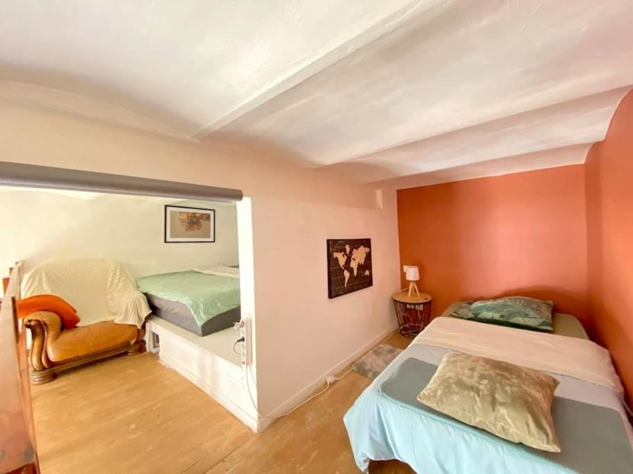 Appart Vintage & son Billard, 300m de la Gare ! Apartment in Nimes
