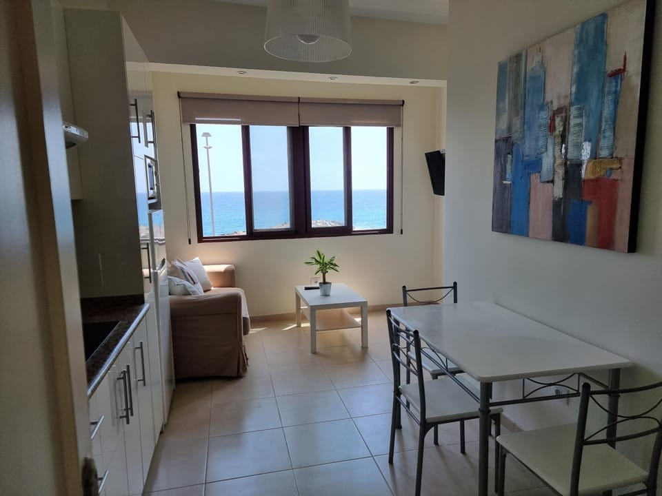 TV and multimedia, Living room, Dining area, Sea view