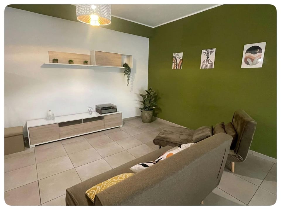 Communal lounge/ TV room, Balcony/Terrace, Living room, Seating area, furniture