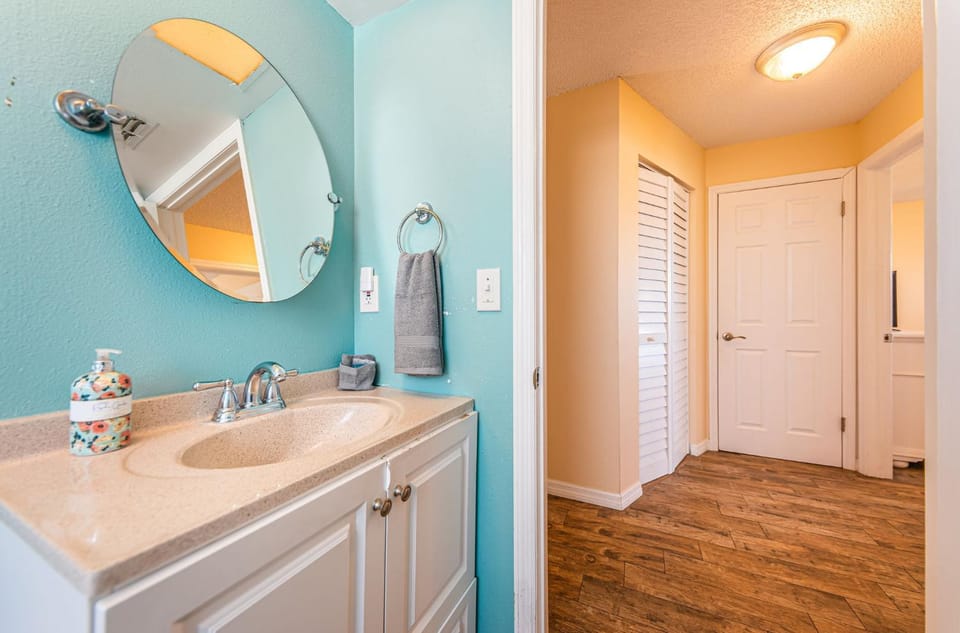 Tropical Indian Rocks Beach suite B Apartment in Indian Rocks Beach