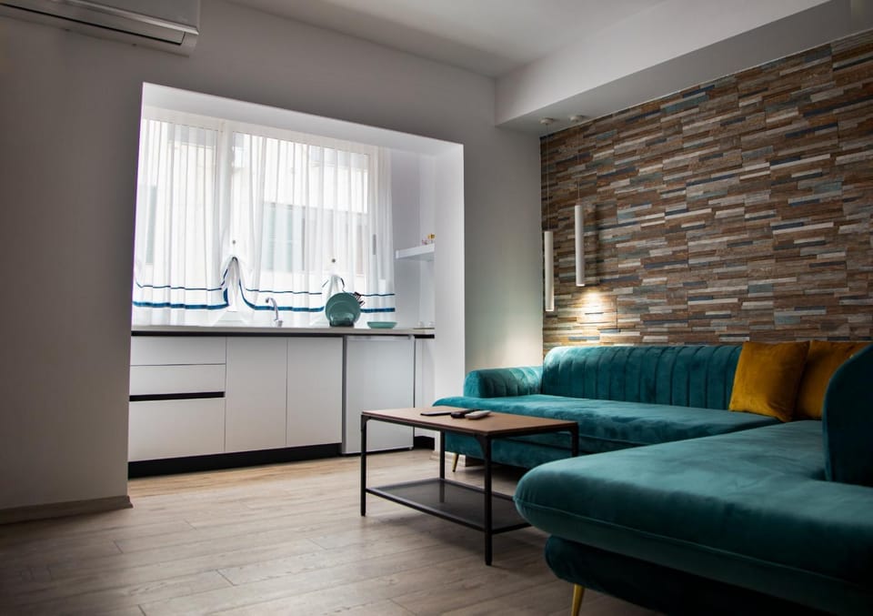 Kitchen or kitchenette, Living room, Seating area