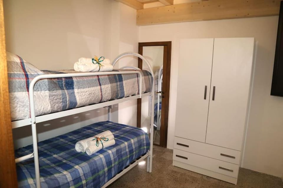 Photo of the whole room, Bedroom, bunk bed, wardrobe