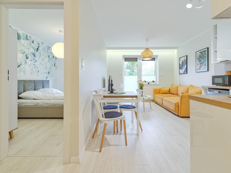 TV and multimedia, Kitchen or kitchenette, Living room, Photo of the whole room, Seating area, Dining area, Bedroom