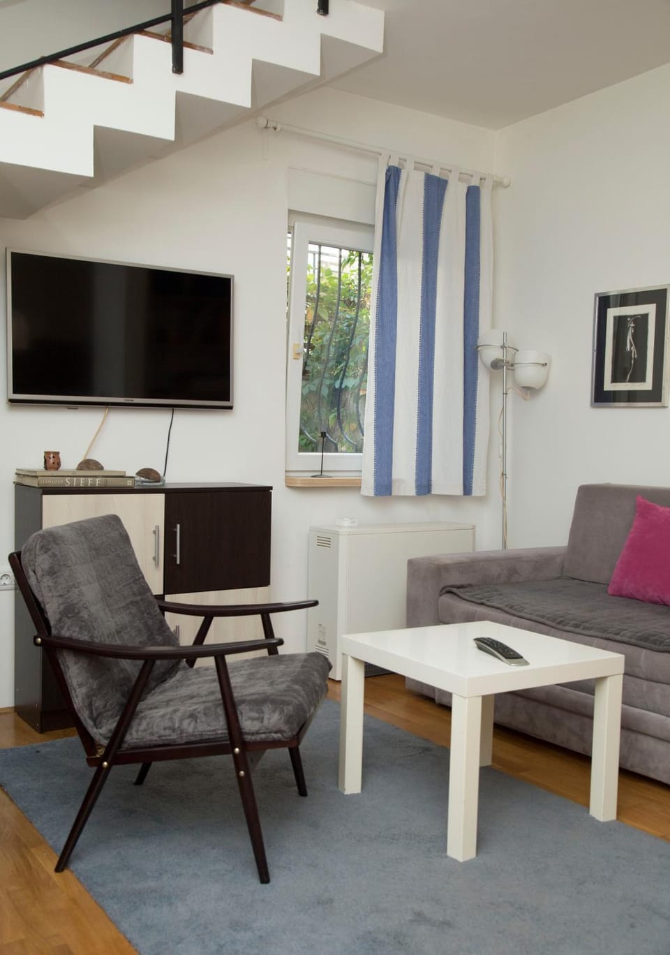 TV and multimedia, Living room, Seating area