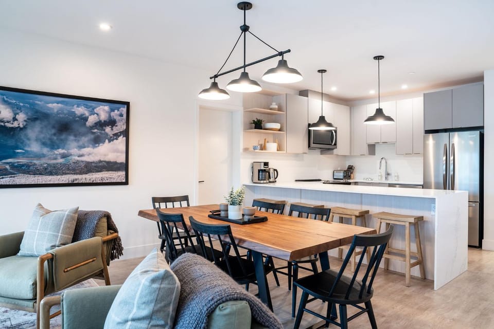 Farwell's Spike by Revelstoke Vacations Apartment in Revelstoke