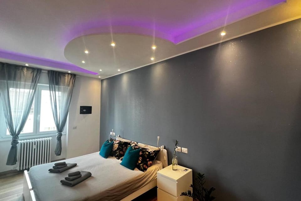 Bed, Decorative detail, Bedroom, towels, air conditioner