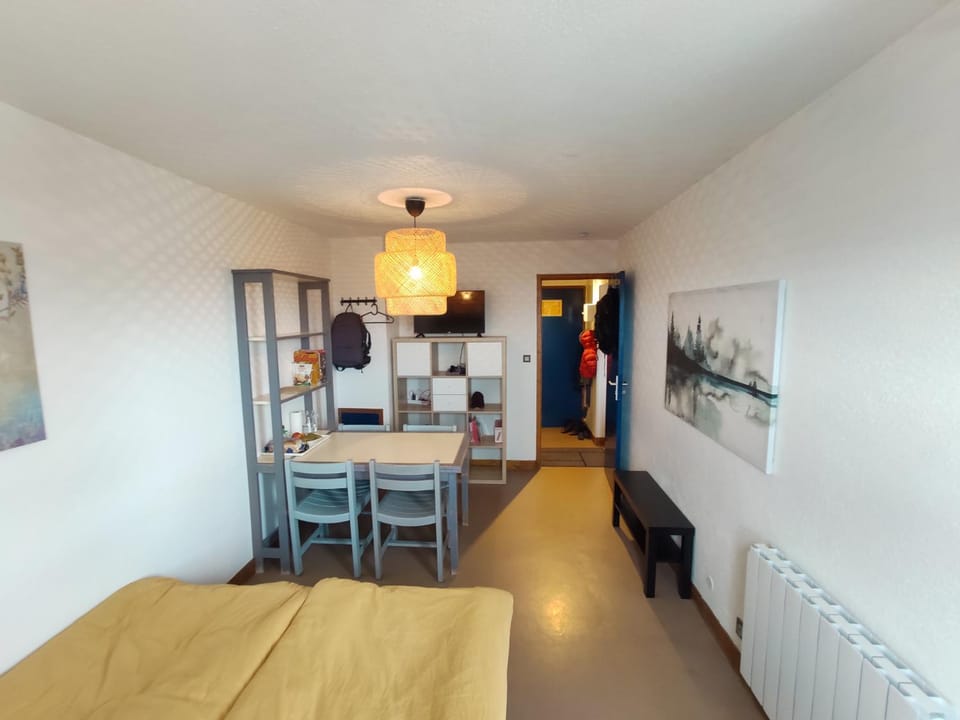 Living room, Photo of the whole room, Dining area