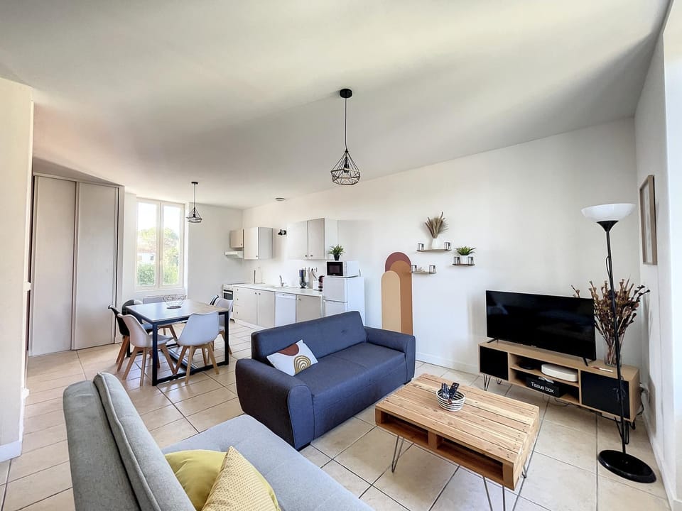Communal lounge/ TV room, TV and multimedia, Kitchen or kitchenette, Living room, Dining area