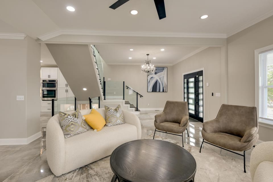 5 Mi to Inner Harbor: Expansive Family Getaway House in Baltimore