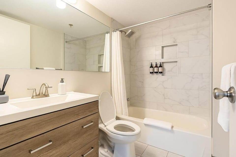 XL Center 1-BR Condo DWNTN Hartford Easy Parking Apartment in Hartford