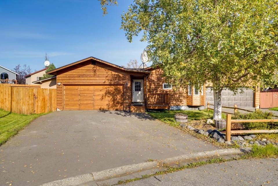 Pet-Friendly Anchorage Home - 8 Mi to Downtown! House in Anchorage