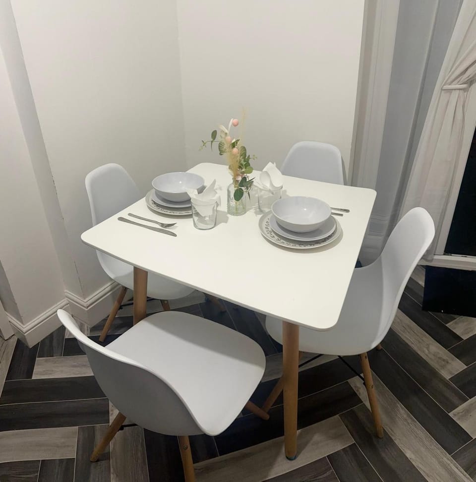 Elegant 3 Bedroom Apartment Apartment in England