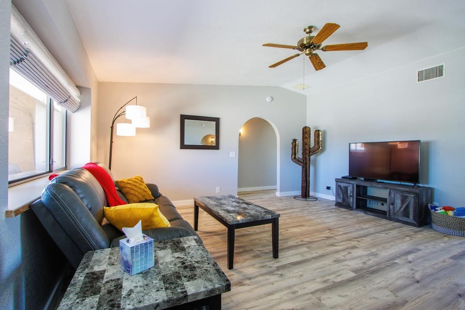 Coral Reef Lake House Adventure House in Lake Havasu City