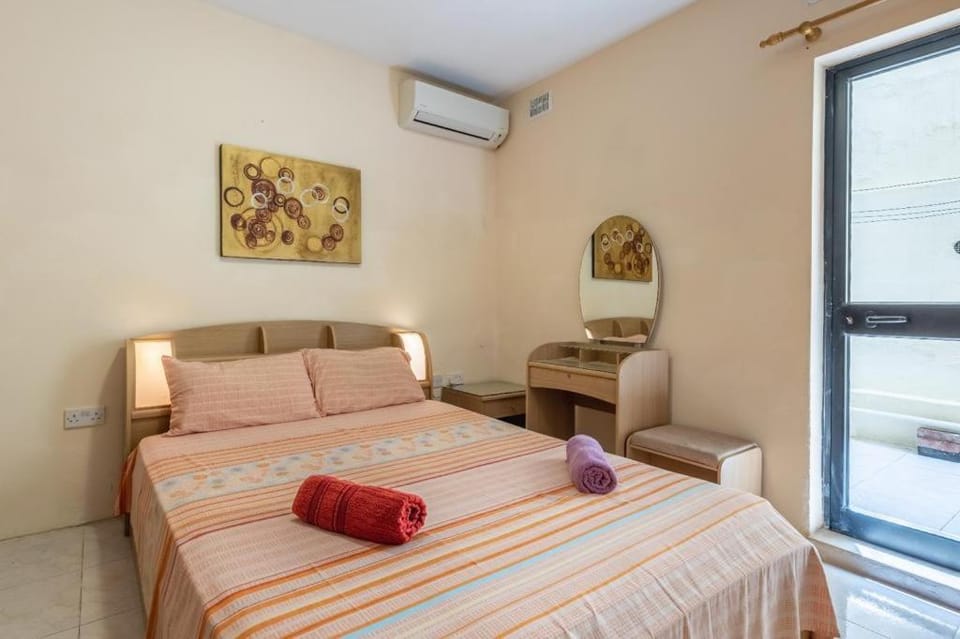 Lovely Seaview apt at St Paul's Bay Apartment in Saint Paul's Bay