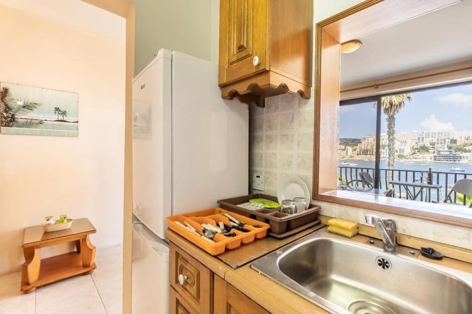 Lovely Seaview apt at St Paul's Bay Apartment in Saint Paul's Bay