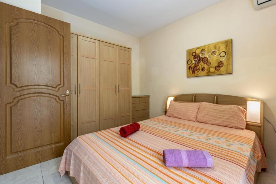 Lovely Seaview apt at St Paul's Bay Apartment in Saint Paul's Bay