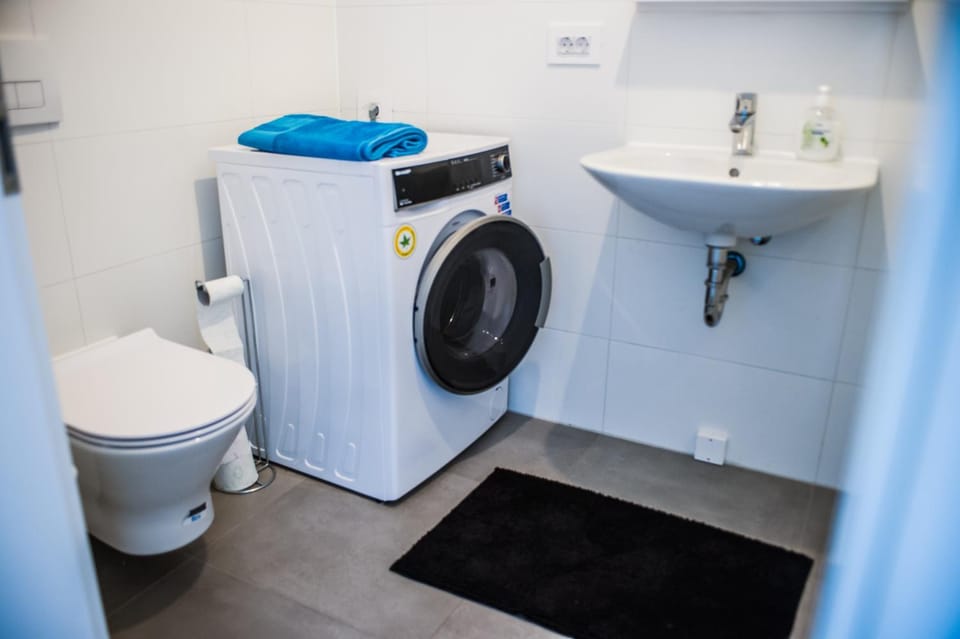 Bathroom, washing machine