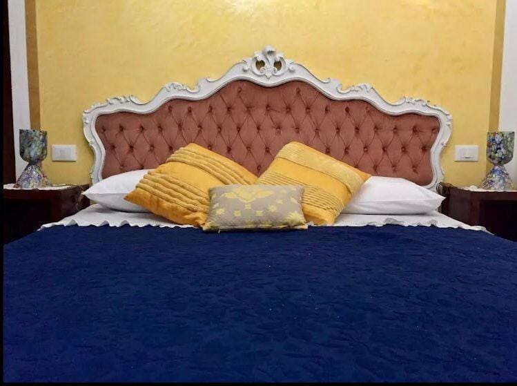 CA' DI LUNA VENEZIA Bed and Breakfast in Venice