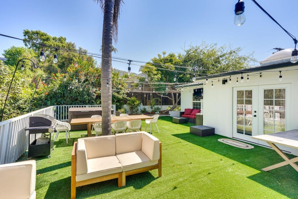 Laguna Beach Escape with Hot Tub and Ocean Views! House in Laguna Beach