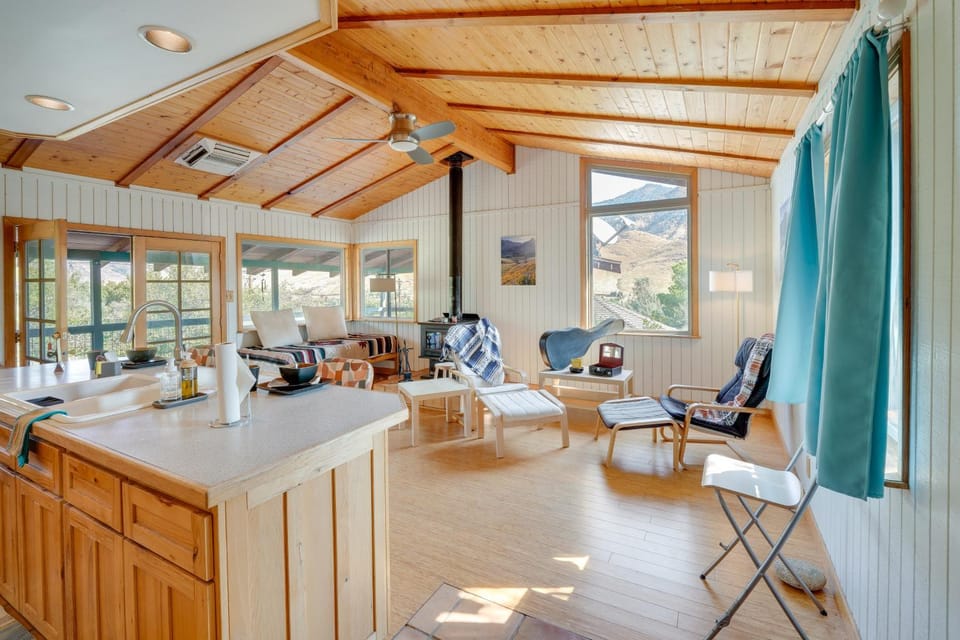 Scenic Kernville Getaway w/ Deck & Mountain Views! House in Kernville