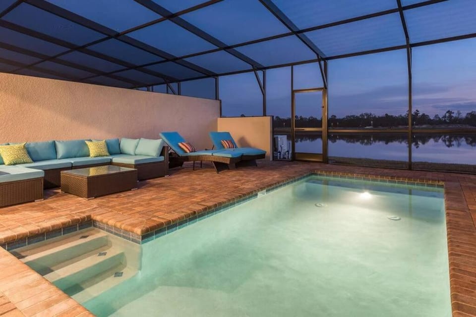 Sunset Hideaway - South Facing Lake Home House in Four Corners
