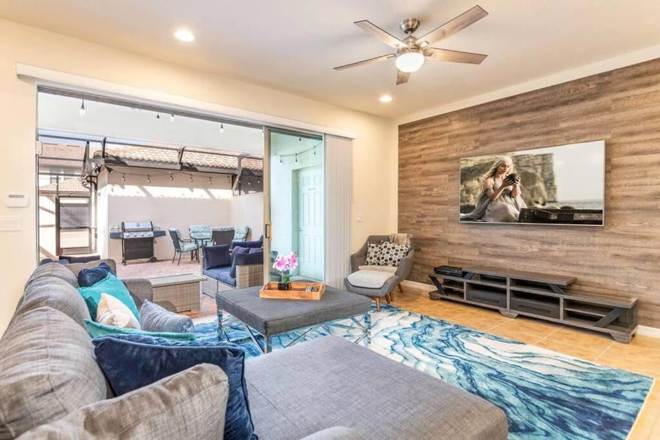 The Haven - Newly Remodeled Luxury Townhome House in Four Corners