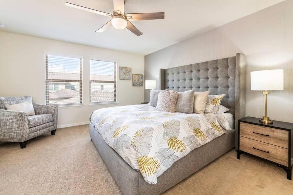 The Haven - Newly Remodeled Luxury Townhome House in Four Corners
