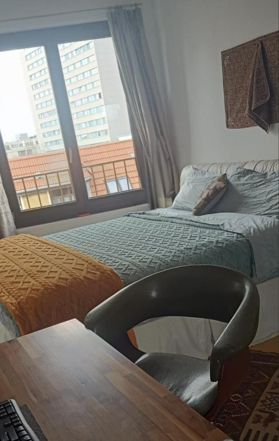 EITHER Private 2B2B OR Shared 1B1B, Luxury, Bright, Spacious Apartment in Berlin