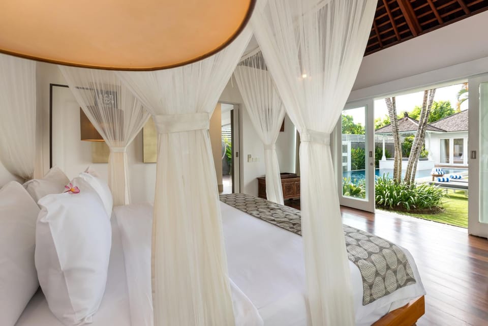Bedroom, Garden view, Pool view, Pool view