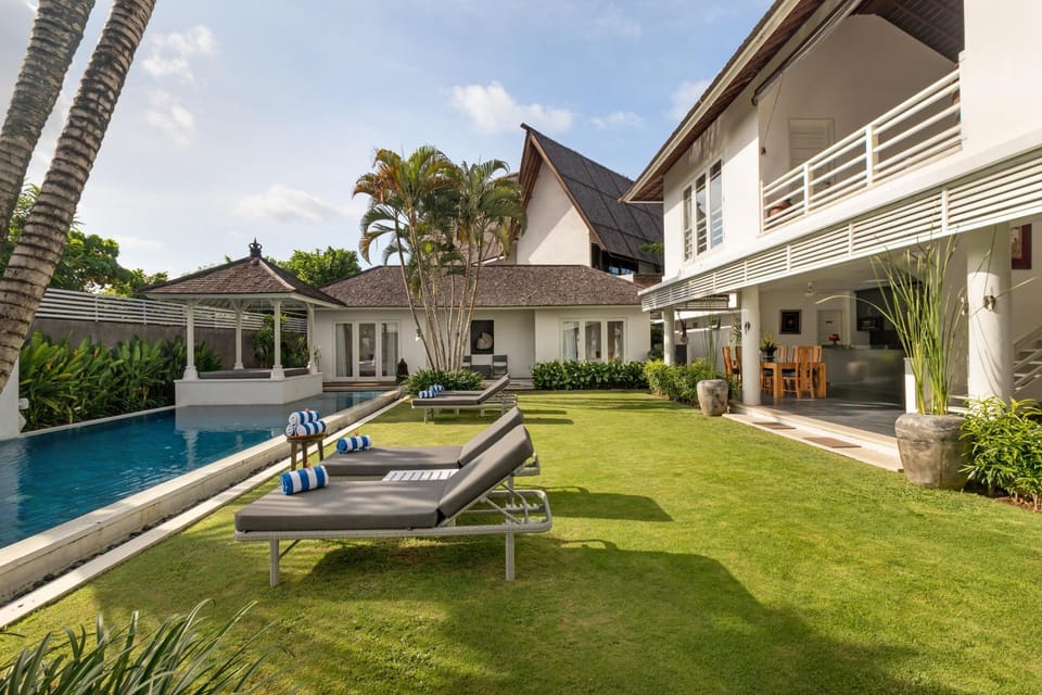 Garden, Swimming pool