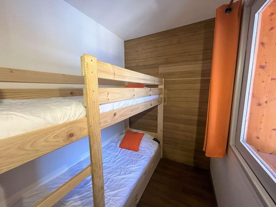 Charmant 2 pièces - 100m des pistes, proche commerces - FR-1-180-604 Apartment in Les Allues