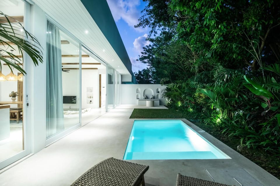Sleek 2BR Villa, 4min to Bingin's Beachfront Villa in Bali