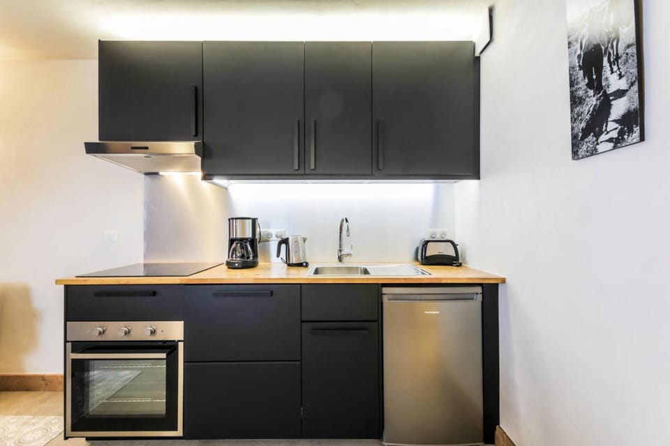 Bathroom, oven, kitchen