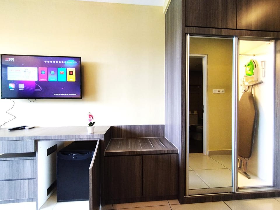 TV and multimedia, flat iron, minibar, wardrobe