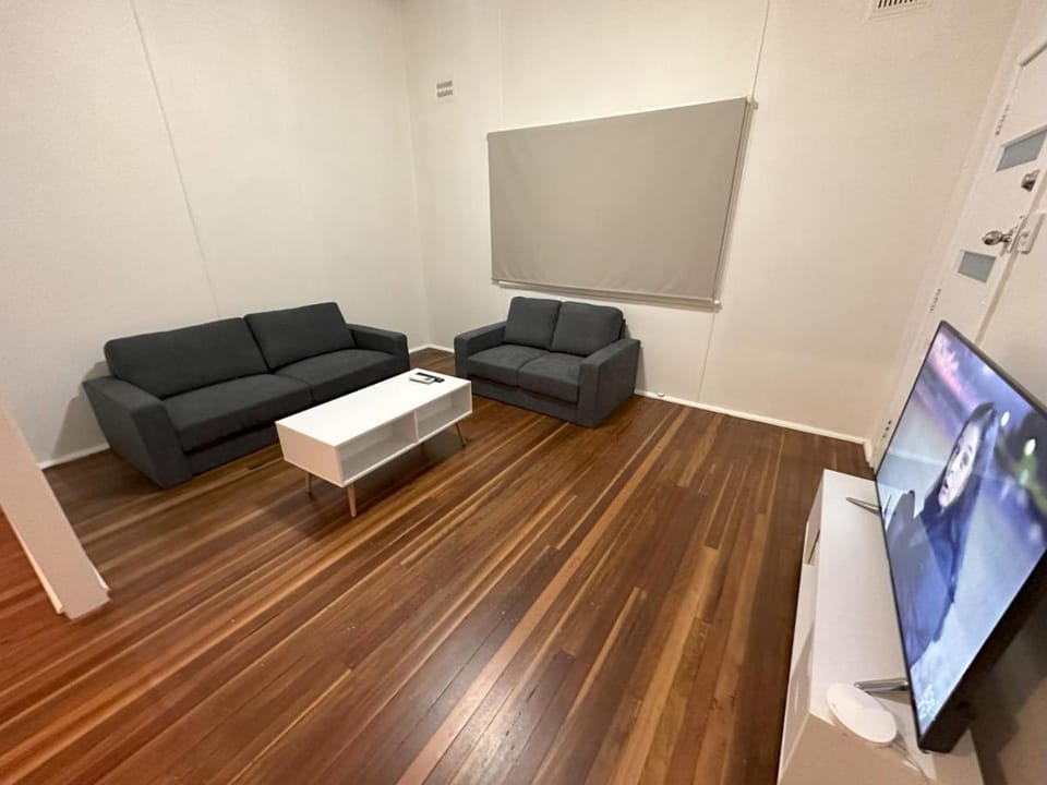 Private 1 Bedroom Apartment with Fenced Yard Apartment in Grafton