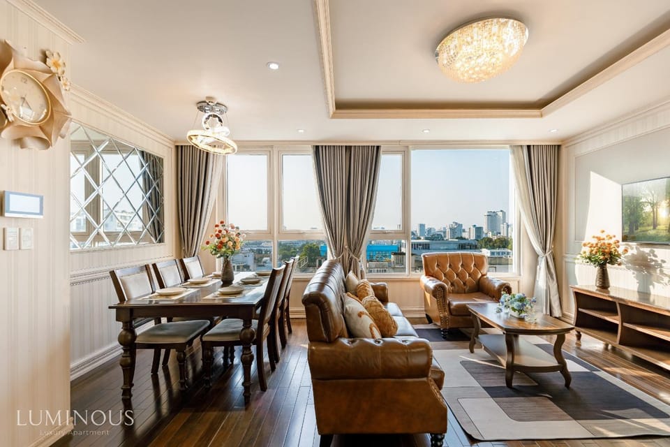 TV and multimedia, View (from property/room), Living room, Seating area, Dining area